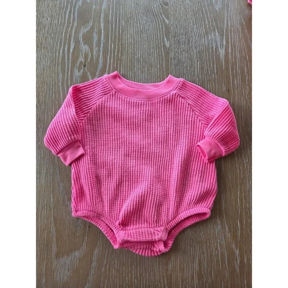 Old‎ navy baby girl romper 0-3 mos
